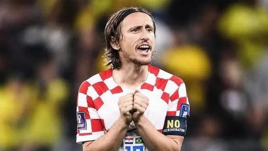 男球迷见到国青遭绝杀后在家摔东西，老婆孩子看呆了27亮104回复