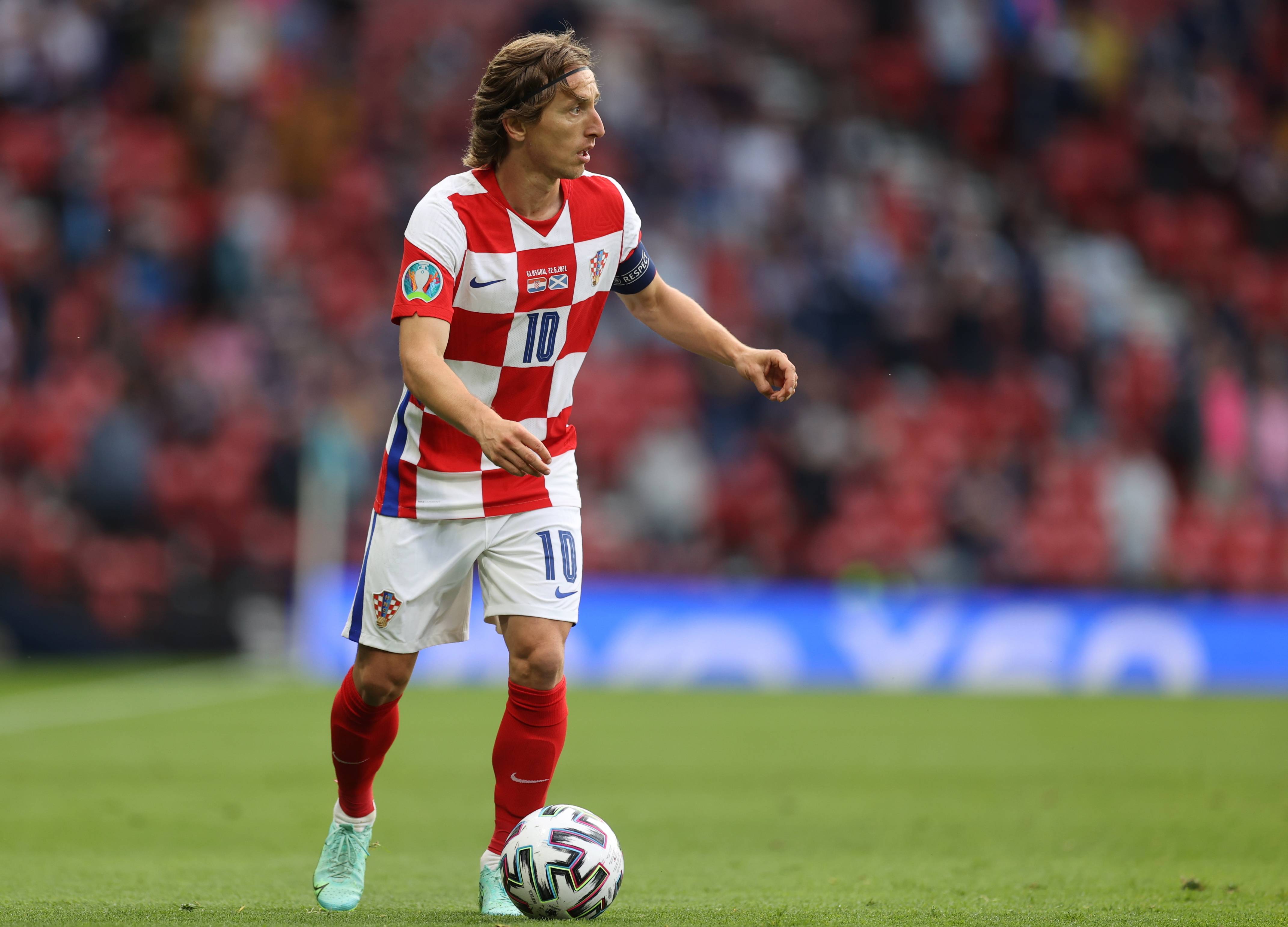 巴萨给副队长标价：违约金10亿降至6500万！明年涨到8000万