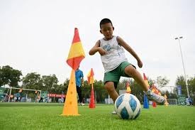 篮球篮网结束连败，全队积极庆祝